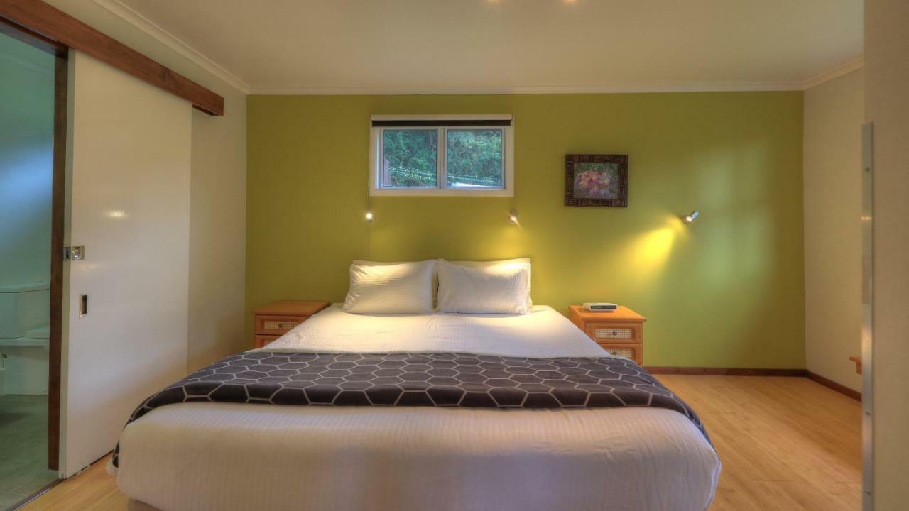 Hideaway Retreat Hotel Burnt Pine Exterior photo